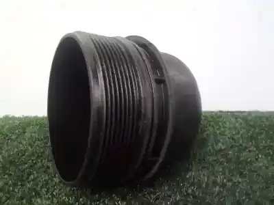 Tweedehands auto-onderdeel Oliefilter Ondersteuning voor PEUGEOT PARTNER (S2) 2.0 HDi CAT OEM IAM-referenties 9878307  