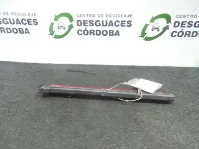 Pezzo di ricambio per auto di seconda mano luce freno centrale per audi a3 (8l) 1.6 ambiente riferimenti oem iam 8d9945097b  