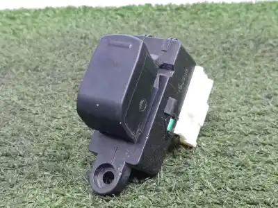 Peça sobressalente para automóvel em segunda mão botão / interruptor elevador vidro traseiro direito por suzuki vitara (ly) 1.4 t allgrip (apk 414) referências oem iam 3799568l00