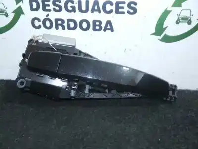 Peça sobressalente para automóvel em segunda mão Puxador Exterior Traseiro Direito por OPEL ASTRA J (P10) 1.6 CDTI (68) Referências OEM IAM 13577495 - 14096401RH  