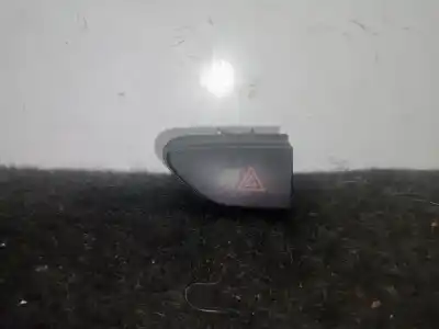 Second-hand car spare part hazard warning lights for renault captur i (j5_, h5_) 0.9 tce 90 oem iam references 252907372r - 10026629