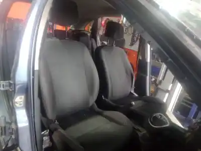 Автозапчастина б/у передне праве сиділо для RENAULT CLIO III GRANDTOUR (KR0/1_) 1.2 16V (KR0P) Посилання на OEM IAM   
