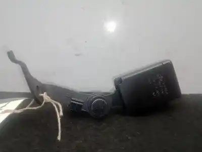 Автозапчасти б/у крюк для ремня задний правый за bmw 5 (g30, f90) 520 d ссылки oem iam 747501803 - 636471200e