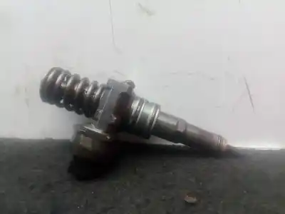 Pezzo di ricambio per auto di seconda mano INIETTORE per VOLKSWAGEN CADDY III FURGONETA/MONOVOLUMEN (2KA, 2KH, 2CA, 2CH)  Riferimenti OEM IAM 038130073BQ - 0414720312  