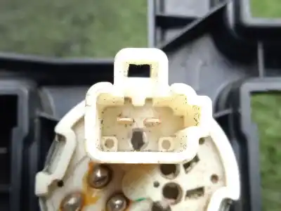 Second-hand car spare part switch for toyota hilux vii pick-up (_n1_, _n2_, _n3_) 2.5 d-4d (kun15, kun35) oem iam references 4230848   Second-hand car spare part switch for toyota hilux vii pick-up (_n1_, _n2_, _n3_) 2.5 d-4d (kun15, kun35) oem iam references 4230848