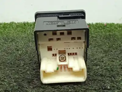 Second-hand car spare part rearview side mirror switch for toyota hilux vii pick-up (_n1_, _n2_, _n3_) 2.5 d-4d (kun15, kun35) oem iam references 76c219d - 183644   Second-hand car spare part rearview side mirror switch for toyota hilux vii pick-up (_n1_, _n2_, _n3_) 2.5 d-4d (kun15, kun35) oem iam references 76c219d - 183644