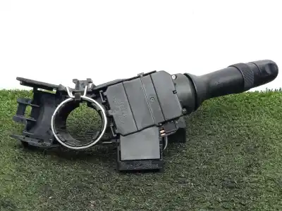 Second-hand car spare part headlights switch for toyota hilux vii pick-up (_n1_, _n2_, _n3_) 2.5 d-4d (kun15, kun35) oem iam references 173832 - 17f653   Second-hand car spare part headlights switch for toyota hilux vii pick-up (_n1_, _n2_, _n3_) 2.5 d-4d (kun15, kun35) oem iam references 173832 - 17f653