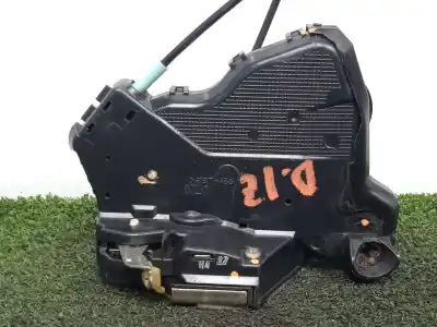 Second-hand car spare part left front door lock for toyota hilux vii pick-up (_n1_, _n2_, _n3_) 2.5 d-4d (kun15, kun35) oem iam references  Second-hand car spare part left front door lock for toyota hilux vii pick-up (_n1_, _n2_, _n3_) 2.5 d-4d (kun15, kun35) oem iam references