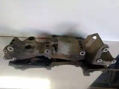 Pezzo di ricambio per auto di seconda mano supporto alternatore per audi a3 (8l) 1.9 tdi riferimenti oem iam r045903143c  