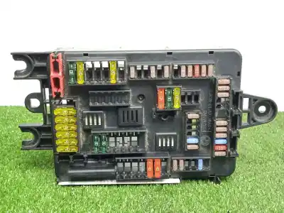 Peça sobressalente para automóvel em segunda mão caixa de fusíveis e relés por bmw 1 (f20) 116 d referências oem iam 926111103