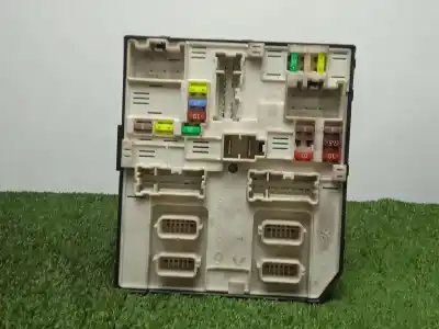 Second-hand car spare part FUSE BOX UNIT for RENAULT MASTER III FURGÓN (FV)  OEM IAM references 284B69681R - 519543F09 - R2596009617 USM2010 