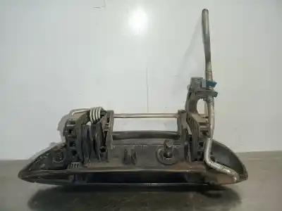 Second-hand car spare part exterior right rear door handle for renault clio ii fase ii (b/cb0) 1.4 16v oem iam references 7700426087   Second-hand car spare part exterior right rear door handle for renault clio ii fase ii (b/cb0) 1.4 16v oem iam references 7700426087