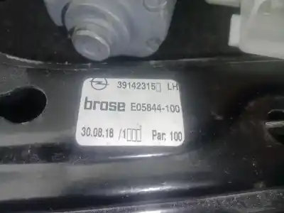 Автозапчастина б/у регулятор вікна передній лівий для opel astra k (b16) 1.6 cdti (68) посилання на oem iam 39142315 - e05844100 - c86120100  