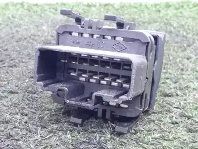 Second-hand car spare part left front power window switch for renault clio ii (bb_, cb_) 1.5 dci (b/cb08) oem iam references   