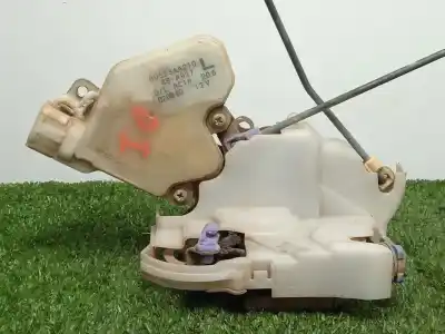 Second-hand car spare part left front door lock for nissan x-trail i (t30) 2.2 di 4x4 oem iam references 80553aa210