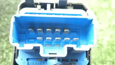 Автозапчастина б/у передні вікний вмикач для renault scénic ii (jm0/1_) 1.9 dci (jm14) посилання на oem iam 156018090d  
