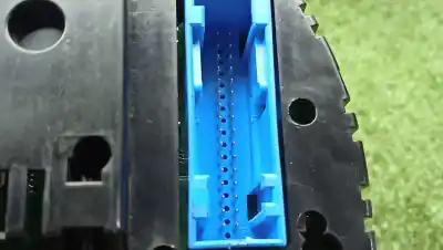 Pezzo di ricambio per auto di seconda mano pannello degli strumenti per audi a4 b7 (8ec) 2.0 riferimenti oem iam 8e0920901c - 028362608i - 0263626081  