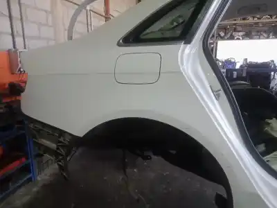 Peça sobressalente para automóvel em segunda mão aba do guarda-lamas traseiro direito por audi a4 berlina (b8) 1.8 16v tfsi referências oem iam 