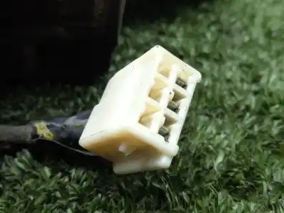 Peça sobressalente para automóvel em segunda mão espelho retrovisor direito por toyota corolla (_e12_) 2.0 d-4d (cde120r_, cde120l_) referências oem iam   