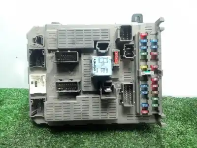 Peça sobressalente para automóvel em segunda mão caixa de fusíveis e relés por citroen c5 i (dc_) 2.0 hdi (dcrhzb, dcrhze) referências oem iam 96493016