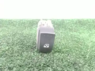 Tweedehands auto-onderdeel SCHAKELAAR RECHTS VOOR RUIT voor RENAULT SCÉNIC II (JM0/1_)  OEM IAM-referenties   