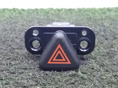 Second-hand car spare part hazard warning lights for chevrolet cruze fastback (j305) 2.0 cdi oem iam references 95214143 - 96850323 - 202007553 - 10923w