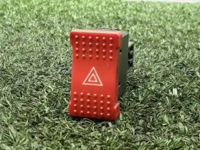 Second-hand car spare part HAZARD WARNING LIGHTS for IVECO DAILY IV CAJA/CHASIS 65C18 OEM IAM references 69501526  