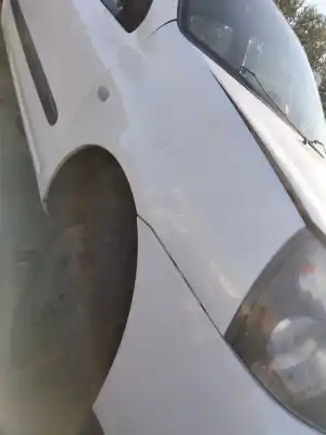 Peça sobressalente para automóvel em segunda mão GUARDA-LAMAS DIANTEIRO DIREITO por RENAULT CLIO II (BB_, CB_) 1.2 (BB0A, BB0F, BB10, BB1K, BB28, BB2D, BB2H, CB0A,... Referências OEM IAM   