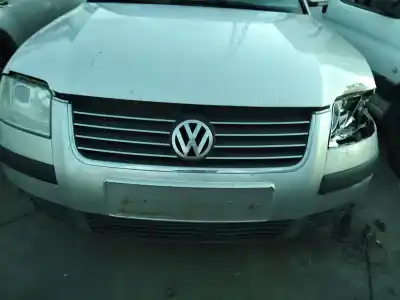 Peça sobressalente para automóvel em segunda mão GRELHA FRONTAL por VOLKSWAGEN PASSAT B5.5 (3B3) 1.9 TDI Referências OEM IAM   