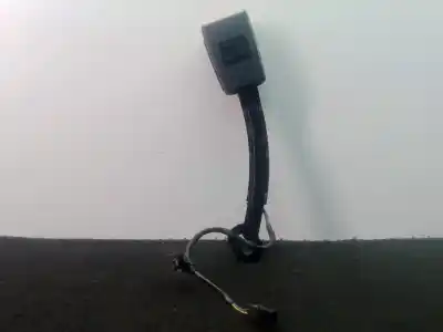 Pezzo di ricambio per auto di seconda mano GANCIO CINTURA ANTERIORE DESTRO per SEAT LEON ST (5F8) 1.6 TDI Riferimenti OEM IAM 5F0857756  