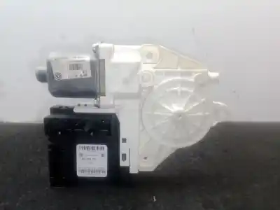 Second-hand car spare part left front window motor for volkswagen golf vi (5k1) 1.6 tdi oem iam references 0130822325 - 5k0959701h - 933883100 - 5k0959793