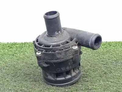 Pièce détachée automobile d'occasion POMPE À EAU pour MERCEDES-BENZ CLASE A (W169) A 200 CDI (169.008, 169.308) Références OEM IAM A2118350364 - 0392023000  