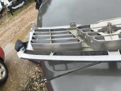 Pièce détachée automobile d'occasion GRILLE AVANT pour NISSAN PATROL GR (Y61) 2.8 Turbodiesel CAT Références OEM IAM   
