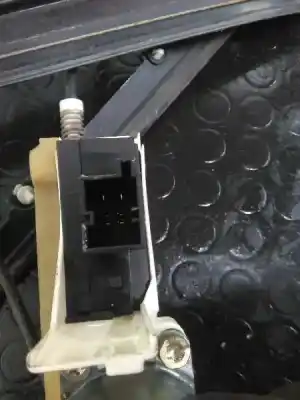 Автозапчасти б/у регулятор стекла переднего правого за audi a6 berlina (4f2) 2.0 tdi ссылки oem iam 4f0837462a  4f0959802b