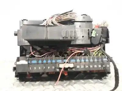 Peça sobressalente para automóvel em segunda mão Caixa De Fusíveis E Relés por BMW SERIE 3 COMPACT (E46) 2.0 16V Diesel CAT Referências OEM IAM  90200848 MR20030731