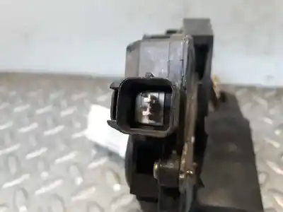 Peça sobressalente para automóvel em segunda mão fechadura da porta traseira esquerda por kia rio 1.5 cat referências oem iam   