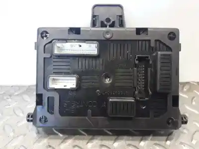 Recambio de automóvil de segunda mano de caja reles / fusibles para renault clio iii expression referencias oem iam  8200652285b 281181253 
