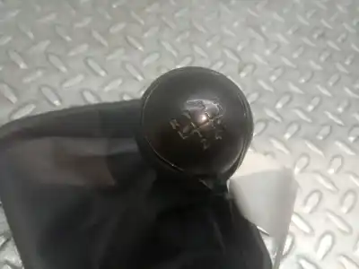 Pièce détachée automobile d'occasion POMMEAU DE LEVIER DE VITESSES pour SEAT LEON (5F1)  Références OEM IAM 5F1711113H  