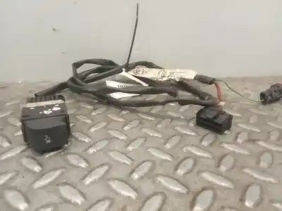 Peça sobressalente para automóvel em segunda mão botão / interruptor elevador vidro dianteiro direito por iveco eurocargo fg 120 e larga distancia referências oem iam 