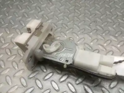 Автозапчастина б/у замок багажника / ворот для suzuki swift berlina (mz) 1.3 16v cat посилання на oem iam 8251063j00