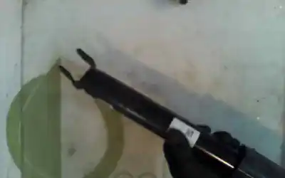 Peça sobressalente para automóvel em segunda mão amortecedor traseiro esquerdo por kia pro cee´d (jd) 1.4 crdi 90 referências oem iam 55300a2010  