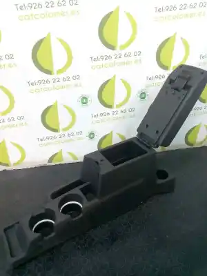 Pezzo di ricambio per auto di seconda mano bracciolo centrale per dodge caliber 2.0 16v crd cat riferimenti oem iam   