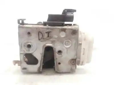 Second-hand car spare part left front door lock for audi a8 (d2) 2.5 tdi oem iam references 4d0886415  4d1837015f