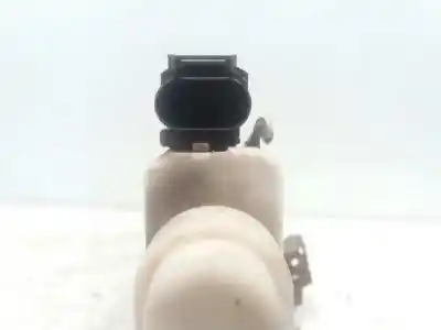 Second-hand car spare part left front door lock for audi a8 (d2) 2.5 tdi oem iam references 4d0886415  4d1837015f