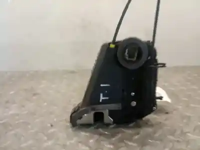 Автозапчастина б/у замок дверей заднього лівого для toyota yaris (ksp9/scp9/nlp9) 1.4 turbodiesel cat посилання на oem iam 690600d060  