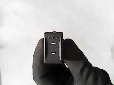 Peça sobressalente para automóvel em segunda mão botão / interruptor elevador vidro traseiro esquerdo por ford mondeo berlina (ge) ambiente (06.2003->) (d) referências oem iam 1123793