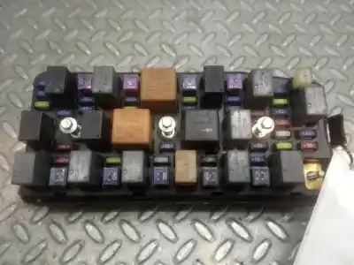 Peça sobressalente para automóvel em segunda mão caixa de fusíveis e relés por chevrolet captiva 2.0 diesel cat referências oem iam 