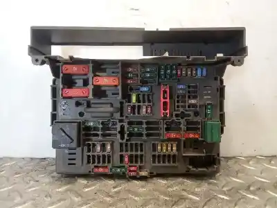 Peça sobressalente para automóvel em segunda mão caixa de fusíveis e relés por bmw serie 3 berlina (e90) 320d referências oem iam 64529571030101