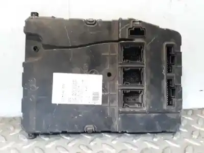 Recambio de automóvil de segunda mano de Caja Reles / Fusibles para RENAULT MEGANE II BERLINA 3P Confort Dynamique referencias OEM IAM 8200309690  8200326031