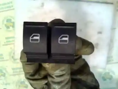 Peça sobressalente para automóvel em segunda mão botão / interruptor elevador vidro dianteiro esquerdo por seat leon (1p1) reference referências oem iam 1k3959857